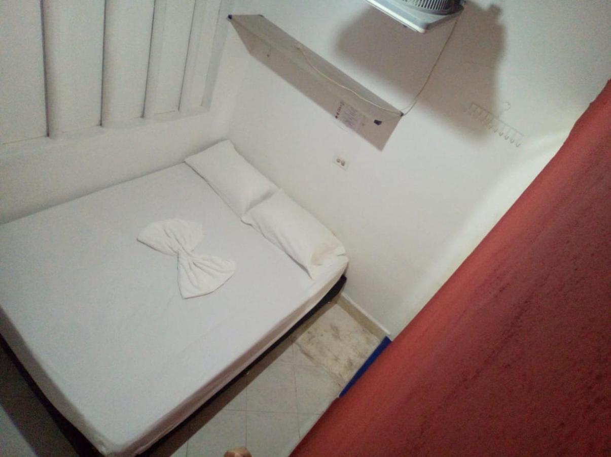וילה-וייחה Hostal Sarita מראה חיצוני תמונה