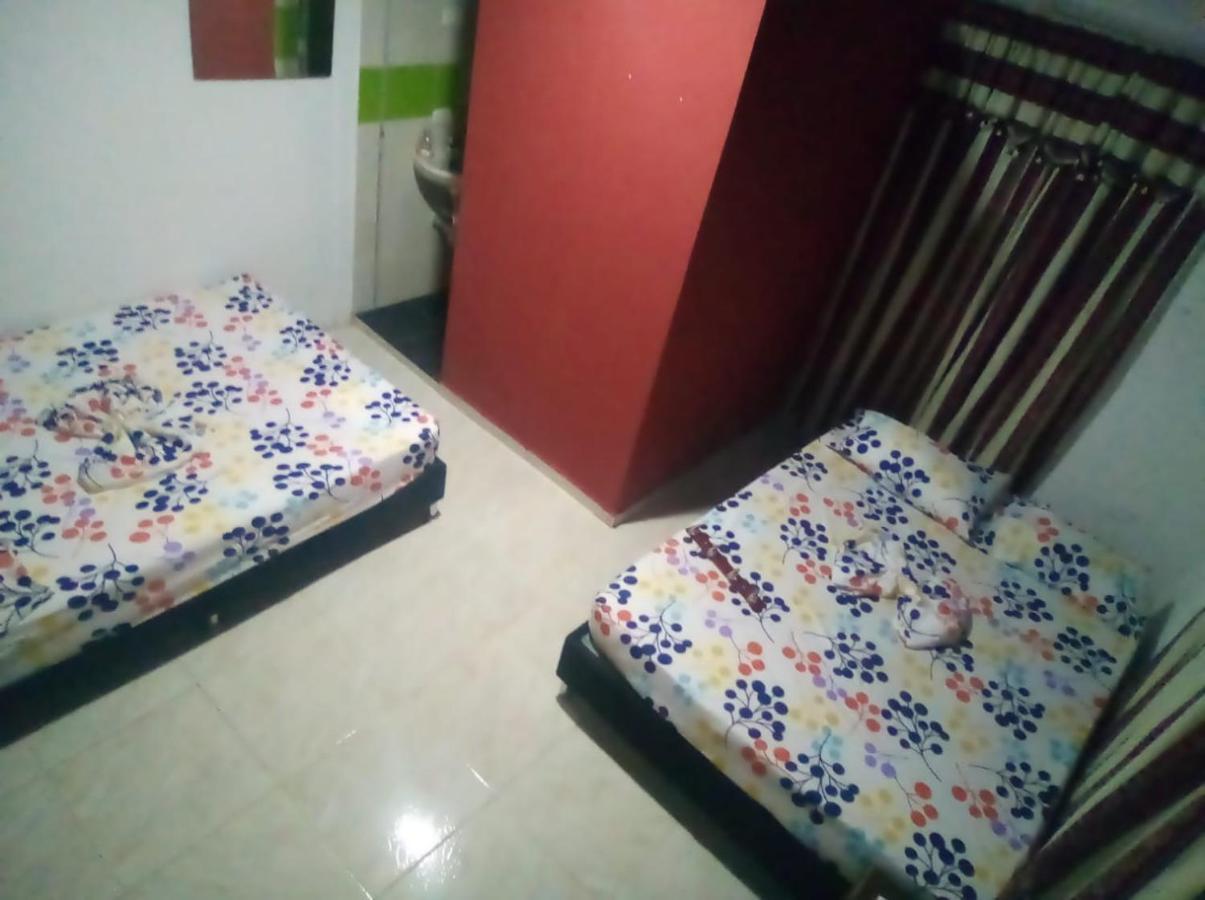 וילה-וייחה Hostal Sarita מראה חיצוני תמונה