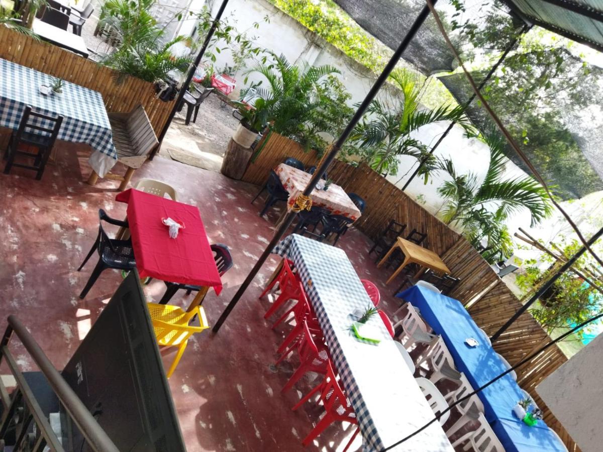 וילה-וייחה Hostal Sarita מראה חיצוני תמונה